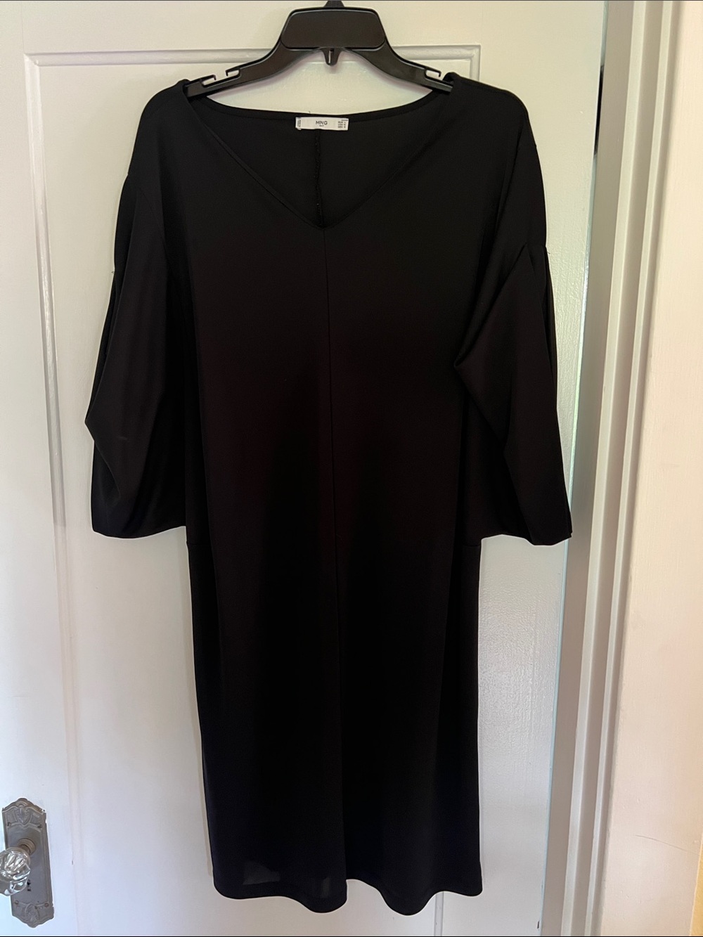 V-Neck Black Midi Dress with Relaxed Three-Quarter Sleeves